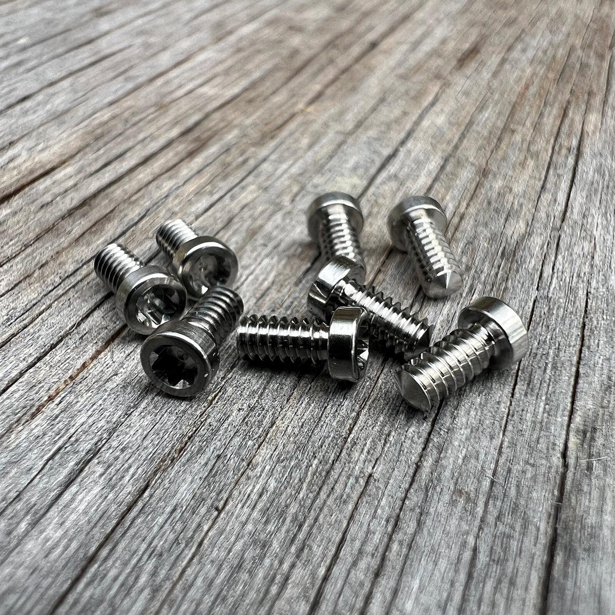 HiTex Tariff Chip Screw Set -- Titanium (x8)